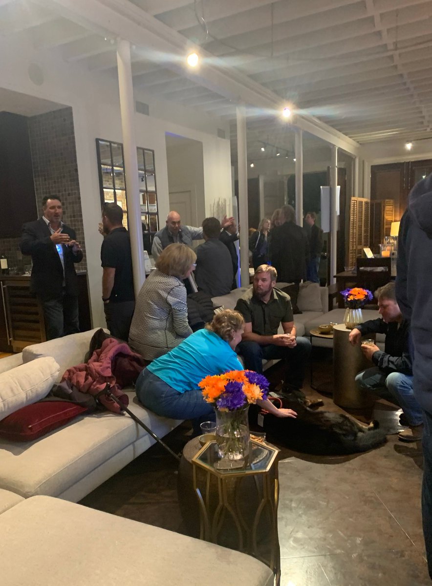ClearComfortH2O's tweet image. Great times at the Ask The Masters Big Easy Reception last week! Thanks again to everyone who came by at the Clear Comfort Hospitality House! #BestAOP #AskTheMasters #BestAOPParty
