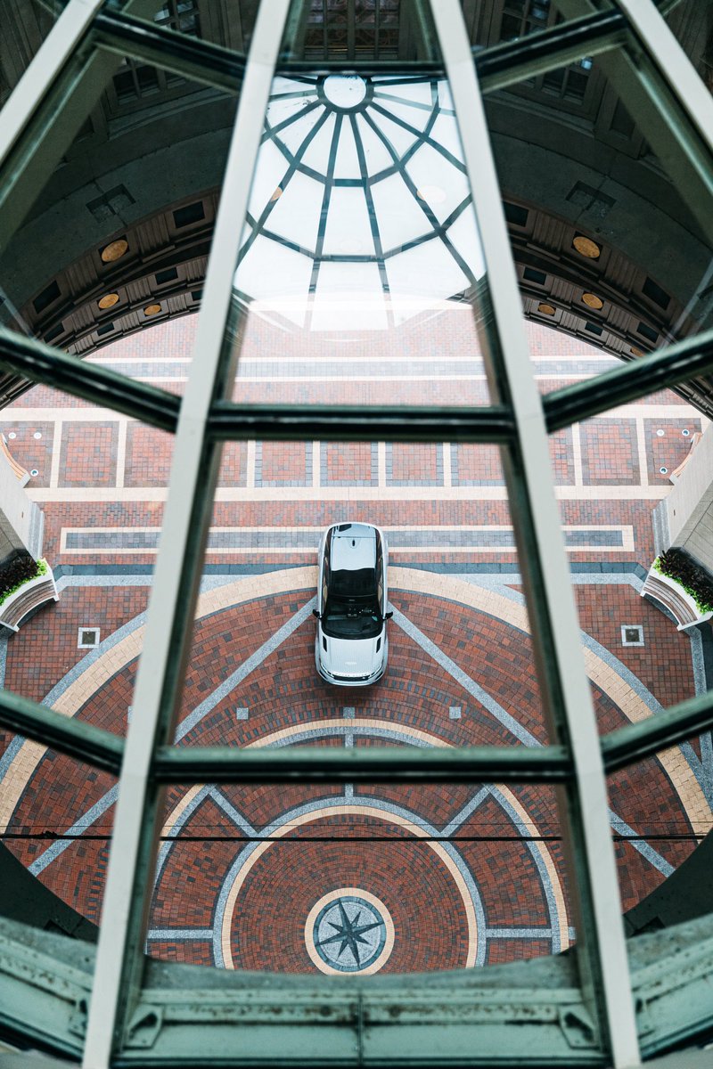 ashleymcky's tweet photo. Every square inch crafted with significance and great value. Introducing, the newly redesigned Range Rover Evoque. Check out my perspective all around Boston 👉🏼 https://t.co/KBGtIoSLx9
#helloevoque #ad | @landroverusa https://t.co/yGGLAZqi8E