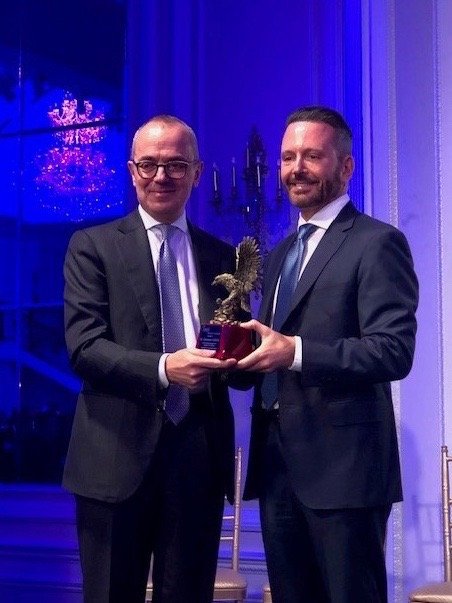 CommunityHopeNJ's tweet photo. Allergan CEO @brentlsaunders honoring Dr. Giovanni Caforio of @bmsnews with the Sparkle of Hope Award at our annual Sparkle of Hope Gala. Together with our partners, we raised nearly $1.5 million in support of veterans in need in NJ #CHStrong #VeteransAppreciation #SparkleofHope https://t.co/B4XdkbjCkW