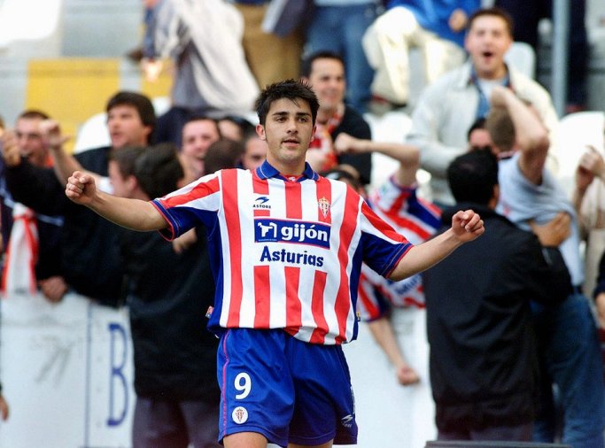 After convincing his mother by suggesting she give him two years to make it work Villa went onto make his debut for Gijon, two years later.Having initially been rejected by Real Oviedo for being too short...He went onto impress at Gijon. #LLL