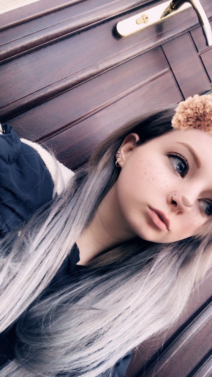 Lucy2019_'s tweet image. I can’t do this anymore 😔