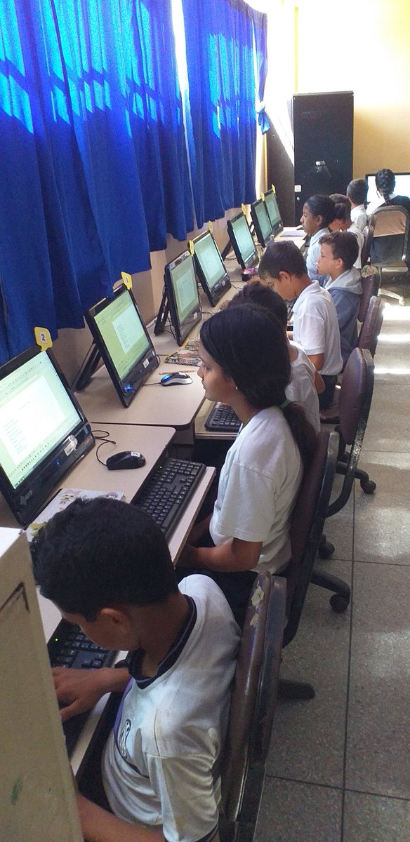 CbitAMaMartinez's tweet photo. #13Nov/ #CBIT Grupos de Creación, Recreación y Producción/ Aprendiendo a realizar guiones radiofónicos/ Se inicio con éxito la estructura de los guiones de micro programa radial @mppevzla @psuvaristobulo @vane_prieto @MariAlepro @NorisSotoF @EducacionNvaE @CBITNvaEsparta https://t.co/pEAip7zPw4