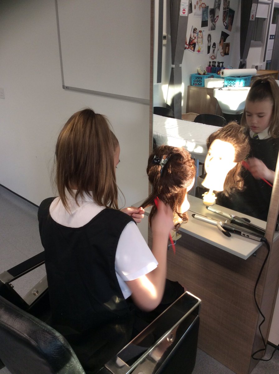 HairMea's tweet photo. Yr 7 H&amp;B xtra club: tonight students could choose a skill they wanted to develop and worked really hard! Even after a full day of lessons, they were engaged and focused. 👍😀 @MEAcad #FantasticFutures https://t.co/h2Te76S8b2