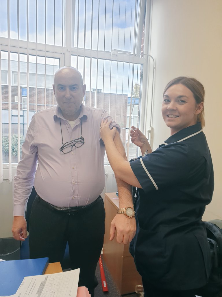 Dr Sultan joining the #FluFighters this afternoon! That's 177 vaccines completed to date! 🙌 Still need yours? Let me know  
#FluVaccine @rdash_nhs @RDaSH_IPCTeam @RDaSH_DoncCG @RDaSH_LD_DCG