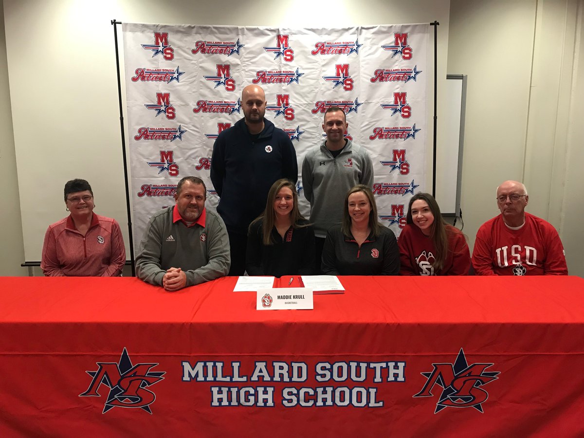 MSHSactivities's tweet photo. Congrats, Maddie! Maddie will be playing basketball for @SDCoyotes this Fall. We look forward to seeing Maddie shine on the court in her senior season with @patriotsgbball #FutureYote https://t.co/wFxkyO0Sxq