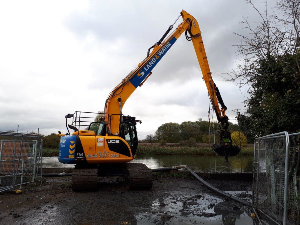 JacksonLGP's tweet photo. Dredging in anticipation for eel friendly screen installation #eel #longreach #dredging #environment #habitats https://t.co/oRNEgsKsb7