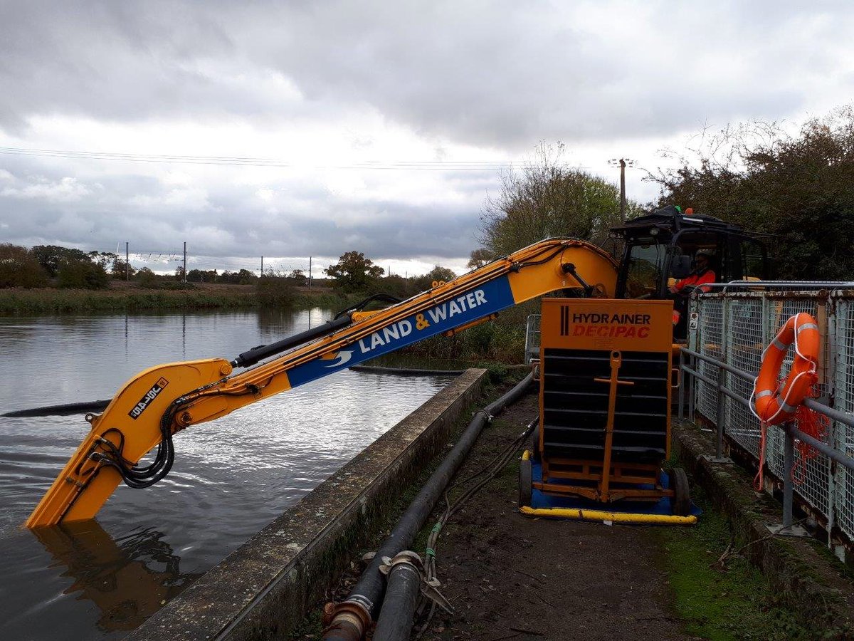 JacksonLGP's tweet photo. Dredging in anticipation for eel friendly screen installation #eel #longreach #dredging #environment #habitats https://t.co/oRNEgsKsb7