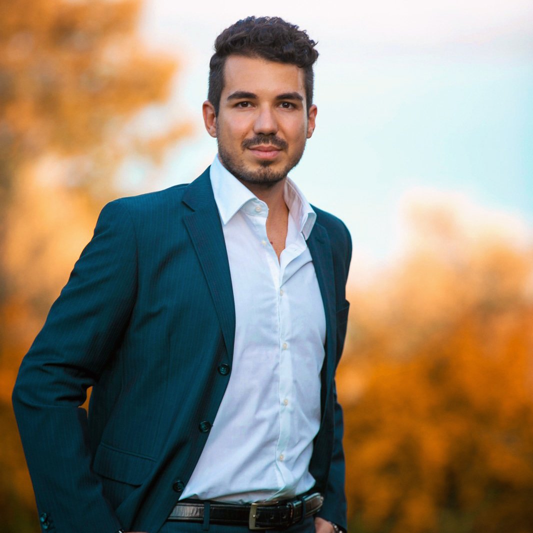 Ci sono solo due errori che puoi commettere nel cammino verso il successo: non iniziare e non andare fino in fondo.
-
There are only two mistakes you can make on the path to success: don't start and don't go all the way.

#bestversionofyourself #selfImprovement