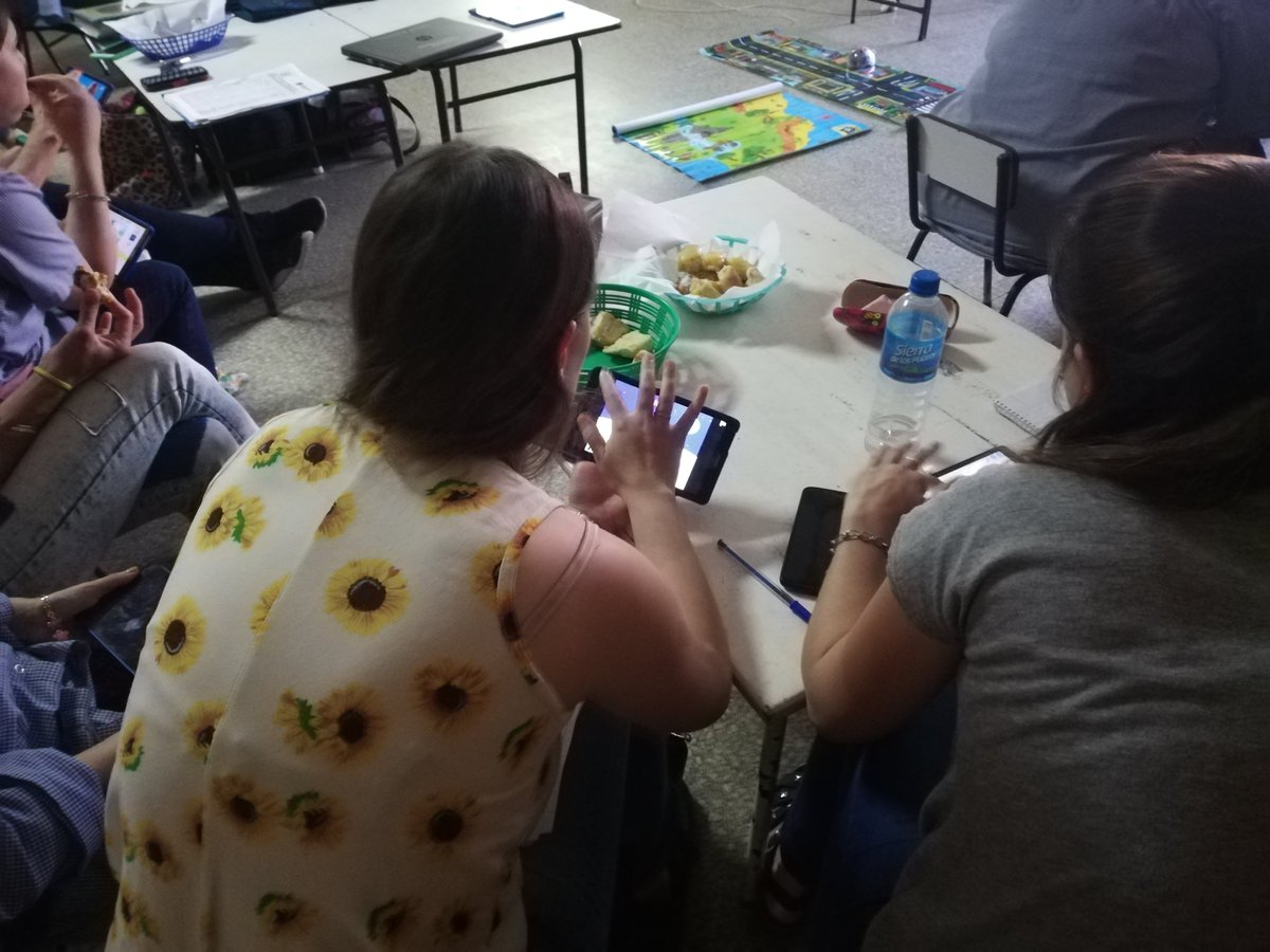 BAEduRobotR15's tweet photo. Taller de capacitación distrital a docentes de Nivel Inicial en Bragado. 
#EducaciónDigital y #Programación en nivel inicial con #ScratchJr

@BAConectados @BAeducacion https://t.co/TbIdmn55OB