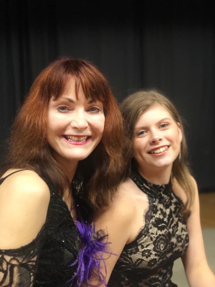 leighmusicangel's tweet photo. Restarting #Saturdays @DMSMusicSchool #MusicalTheatre with our fantastic #TeamMT 🎭 Pam - #VocalTechnique #VoiceCoach Dylan #Streetdance #PerformanceSkill #ConfidenceBuilding + Penny Holiday/HalfTerm #workshops ! 🎤🎵💗 e dorridgemusicschool@hotmail.com @solihullhour @Covhour https://t.co/QKvQUvOaLK