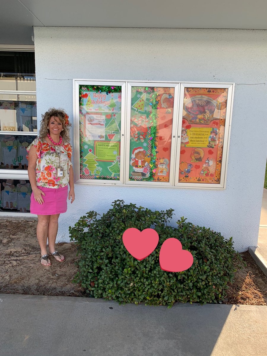 phillipsmrsh1's tweet photo. My fabulous teammate hard at work making our school look awesome. Thank you Tiffany! @PineGroveAP @PineGrove_Admin @MongoldTiffany https://t.co/yOzoLAn0vJ