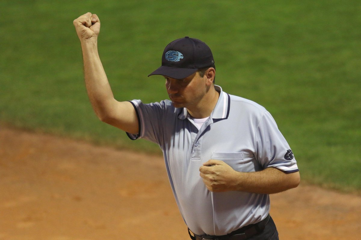 El Gobierno de Navarra concede a Nacho Pardo  la Medalla de Plata al Mérito Deportivo por su trayectoria en el arbitraje internacional y sus años de trabajo en la FNBS.  Del mismo modo Rufo Polido también ha sido galardonado por sus años en la <a href="/RFEBS/">RFE Béisbol y Sófbol</a> y en la Fed. Nav. de pelota