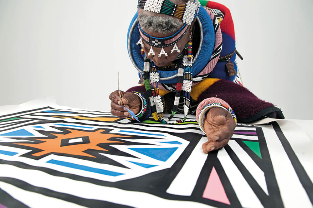 LoveMaruFamily's tweet photo. "There is no passion to be found in playing small – in settling for a life that is less than the one you are capable of living." ~ Nelson Mandela
And there is no one who epitomizes this than the legendary South African artist and heroin of Ndebele culture, Dr Esther Mahlangu. https://t.co/cb97Xc8IVq
