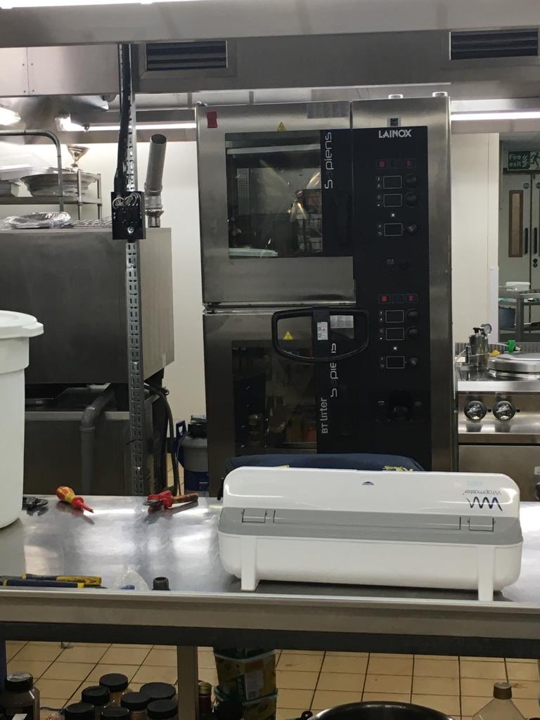 Team_ESNEFT's tweet photo. The Estates & Facilities team has installed a new oven & fryers in the restaurant at #ColchesterHospital. The restaurant team serves hospital visitors & makes meals for patients with special dietary needs. The new equipment means people will get their meals quicker #TimeMatters https://t.co/M8YssNEdcO