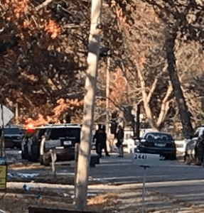 Police: 2 dead after shooting at Kansas home littleapplepost.com/2019/11/13/pol…