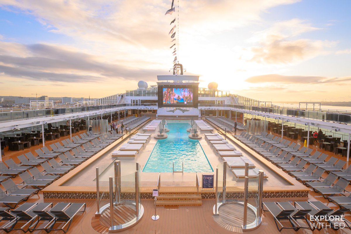 ExploreWithEd's tweet photo. Good morning #MSCGrandiosa! The greatest time onboard exploring @MSC_Cruises_UK newest ship! #GreatnessAtSea 

Ad #invite 🚢🌟 https://t.co/DWEq7pdKA6