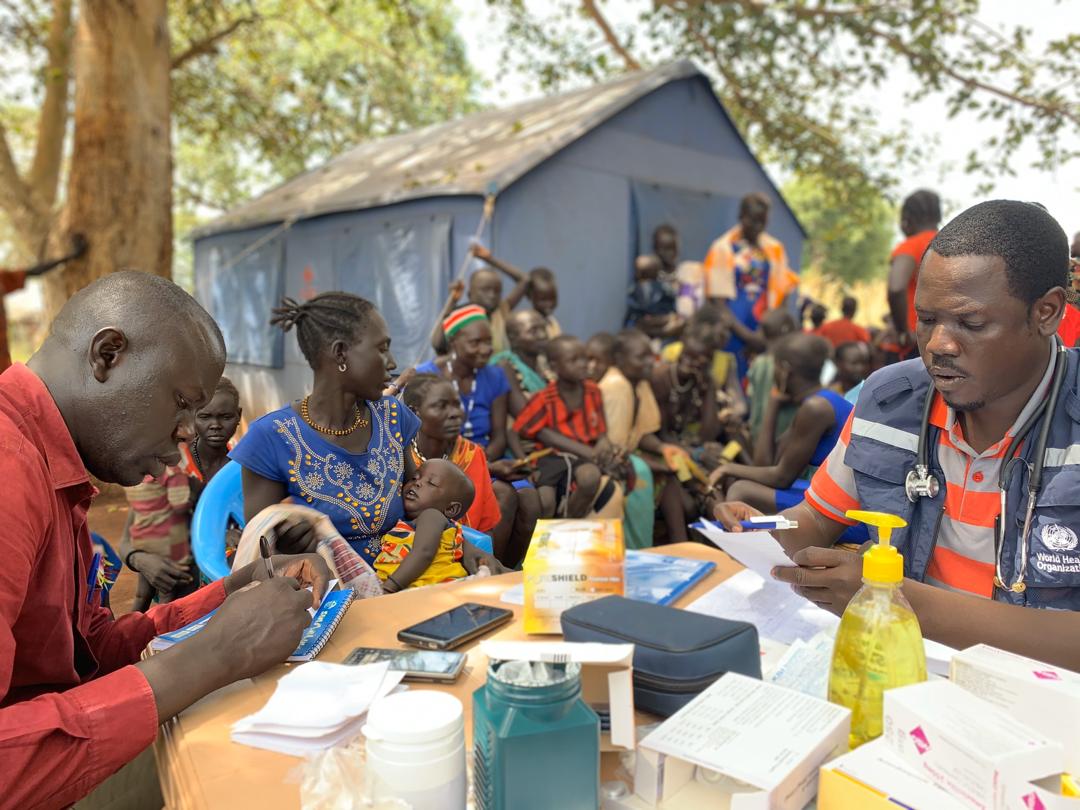 WHOSouthSudan's tweet photo. "Leave no one behind", @WHO mobile medical team providing integrated health services to vulnerable underserved populations in Yirol, 🇸🇸. Women, children and the elderly received treatment and vaccines. Thanks to @eu_echo &amp; @CBPFs for enabling lifesaving health services. https://t.co/nsVGnMxMJc