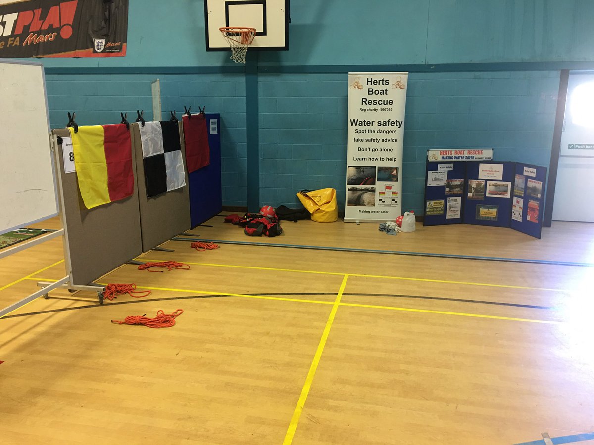 Crew this week at #crucialcrews in #Broxbourne 

Teaching #watersafety to youngsters 
Every life taught is one saved.

#hertfordshire #watersafety #volunteers #keepingyousafe #communitysafety   #savinglives #stopdrowning #cheshunt