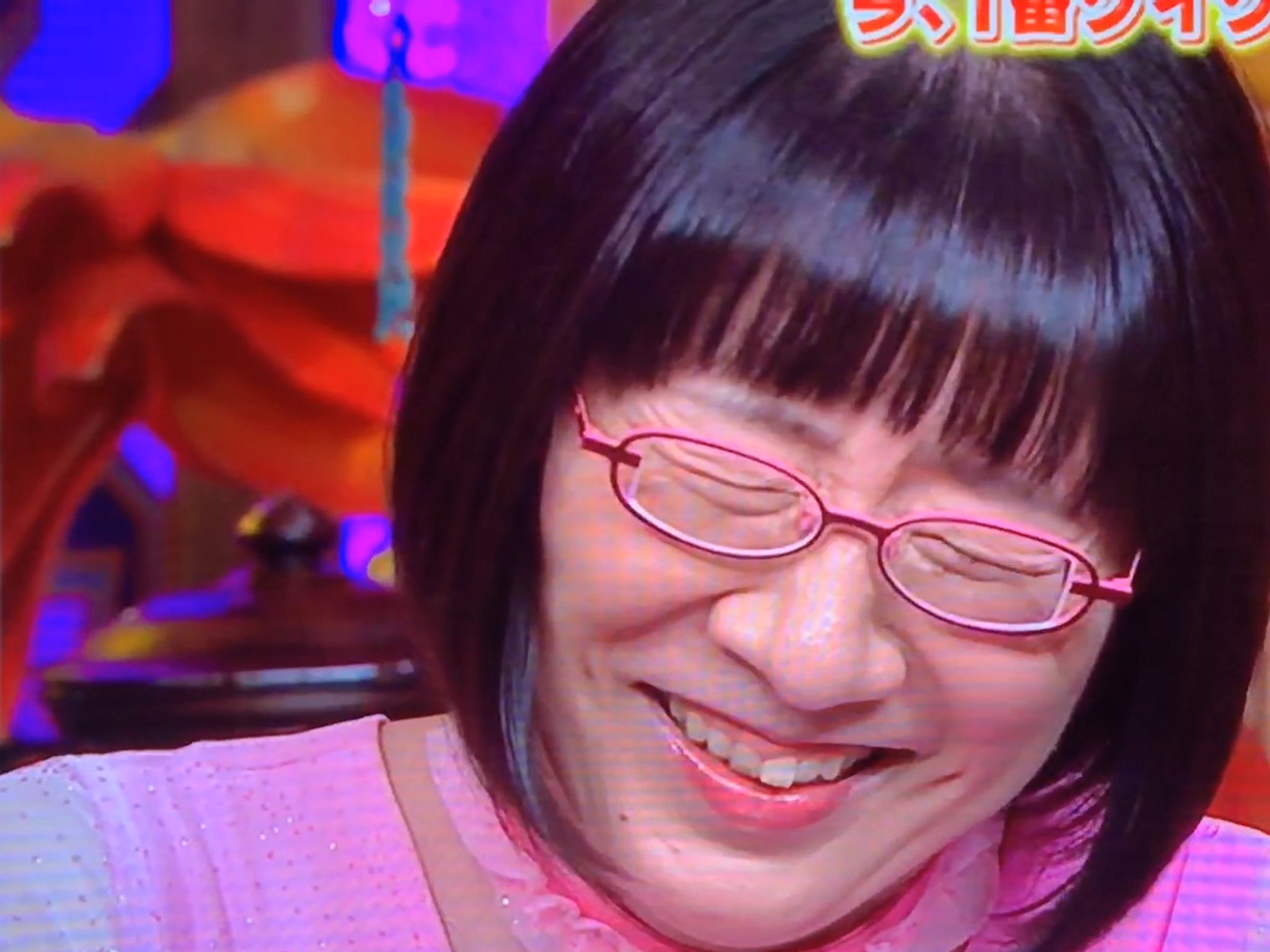 山田 メガネ 11 25 なぜかrobo太出勤 わたしのすきな メガネの芸能人 のおひとりである 阿佐ヶ谷姉妹 のお姉さま渡辺江里子さん 強度近視さんがテレビに出る ことと トレードマークのオーバルフレーム をかけることの 折衷案として レンズ
