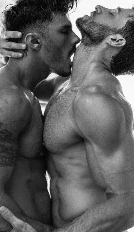 Pics of gay guys making out