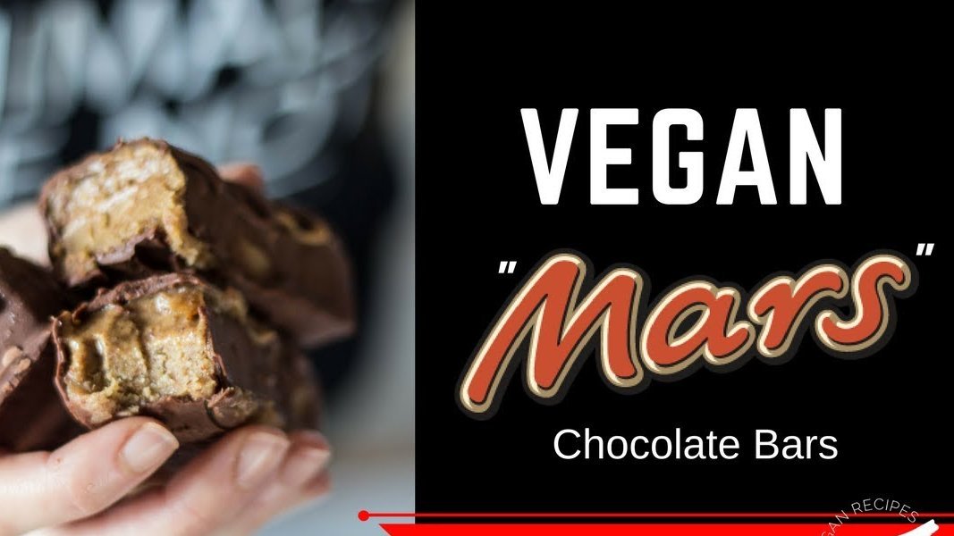 ZoraSuleman's tweet photo. Confectionery brand Mars has announced it is launching vegan versions of its Galaxy chocolate bars in the UK.
Mars is the first major mainstream confectionery brand to offer a plant-based alternative to milk chocolate. #DidYouHearAboutPluto https://t.co/AqG2M4KhWf