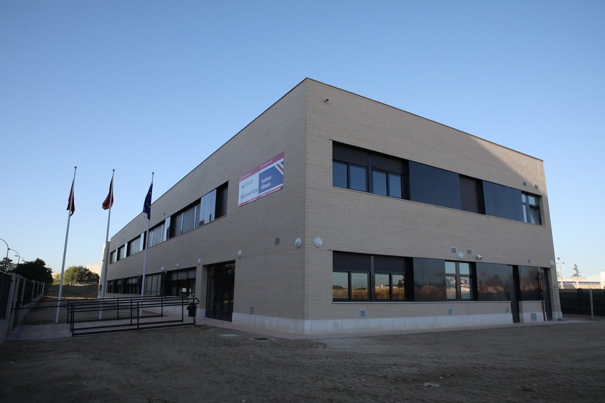 Nueva reunión entre la alcaldesa y la viceconsejera de Organización Educativa para buscar solución a los problemas de #Getafe getafe.es/nueva-reunion-…