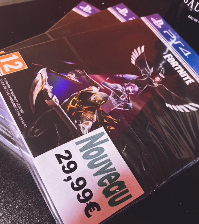 thoomas_off's tweet photo. #CONCOURS 🎁
Gagne un pack 'Feu Obscur' sur #Fortnite !

Pour participer :
➡ RT &amp; LIKE le tweet
➡ Follow @MrThoomas62YT 
➡ Follow @DiGiTaG_OFF 
➡ Follow @ChaoukiGaming 

 N'oublie pas de me soutenir avec le code "TOTO" pour plus de concours ! 💙

TAS : 20/11/2019 ⏰ https://t.co/DCJ5pvVhEq