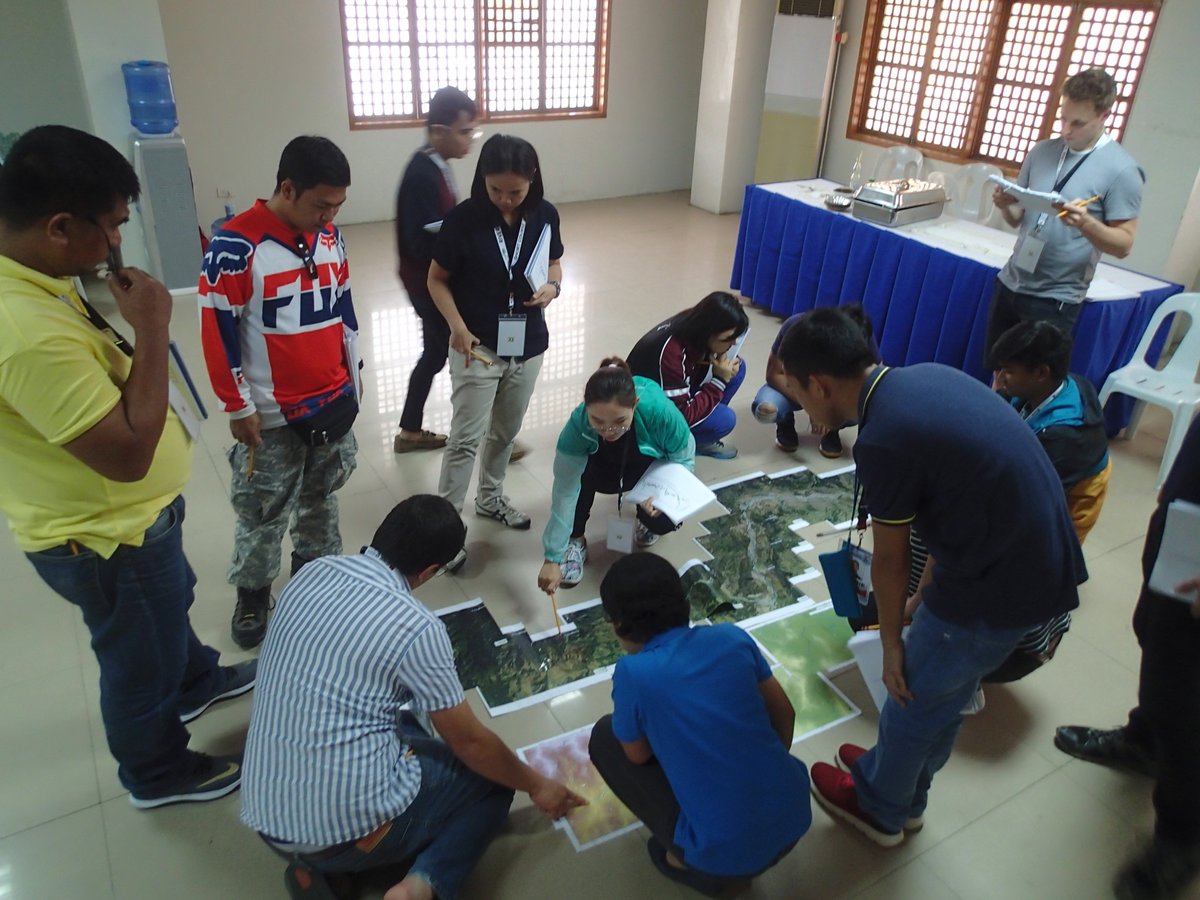 Kirstie_F's tweet photo. Research project funded by @ScotFundCouncil assessing #pedagogy & influence of Philippines #RiverStyles course on #geomorphology understanding & uptake of principles for river mgt. Led by @UofGlasgow with @Macquarie_Uni & @AucklandUni. @MQEarthEnv @MQSciEng @doug_r_mitchell https://t.co/PuMQUbwZwc