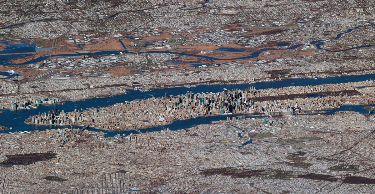 Rainmaker1973's tweet photo. When we think about satellite's photos of Earth, we're accustomed to flat views from above, but this one captured by Maxar’s Worldview-3 on a low angle over Manhattan is real and quite peculiar [source: https://t.co/oTw1sSlSk0] https://t.co/Nq0U93bOia