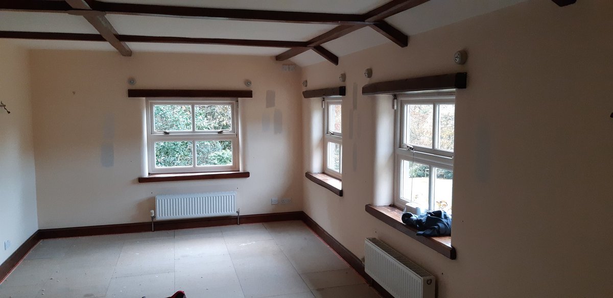 NTorranoHarling's tweet photo. Just finished this bedroom for a regular customer. Ceiling finished in @JohnstonesTrade #Stainaway as it was badly stained. Walls @LittleGreene matt, windows finished in @AnduraCoatings #Titanium #lowsheen it's ready for the carpet now 👍 https://t.co/ETTI73voWu