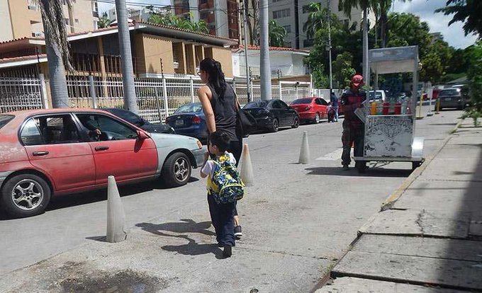 Elperiodiquito's tweet photo. #Aragua Docentes protestaron en “modalidad mixta” https://t.co/rq80XS3FRL https://t.co/2tDUvjgHKk