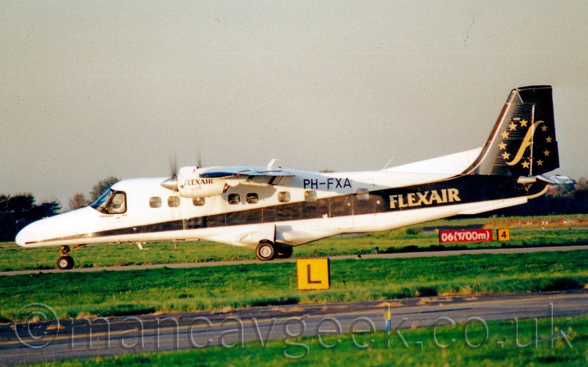 Bonus Photo of the Day 2019-11-13.
PH-FXA, Dornier Do228-202K, Flexair, at Rotterdam Airport, 18th October 1993.
#avgeek #planespotting #potd #rotterdam #rtm #ehrd #dornier #do228 #flexair