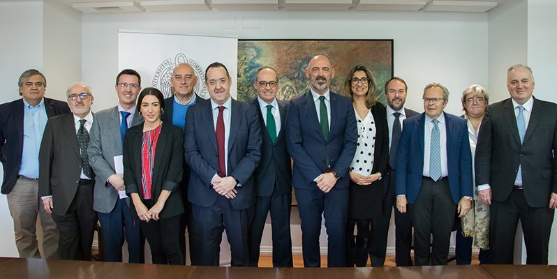unicomplutense's tweet image. Nuestra universidad y Grupo Telepizza han firmado un convenio/acuerdo por el que impulsarán iniciativas que promuevan la inclusión laboral👨💻, la investigación👩🎓👨🎓 y la innovación👨🔬👩🔬