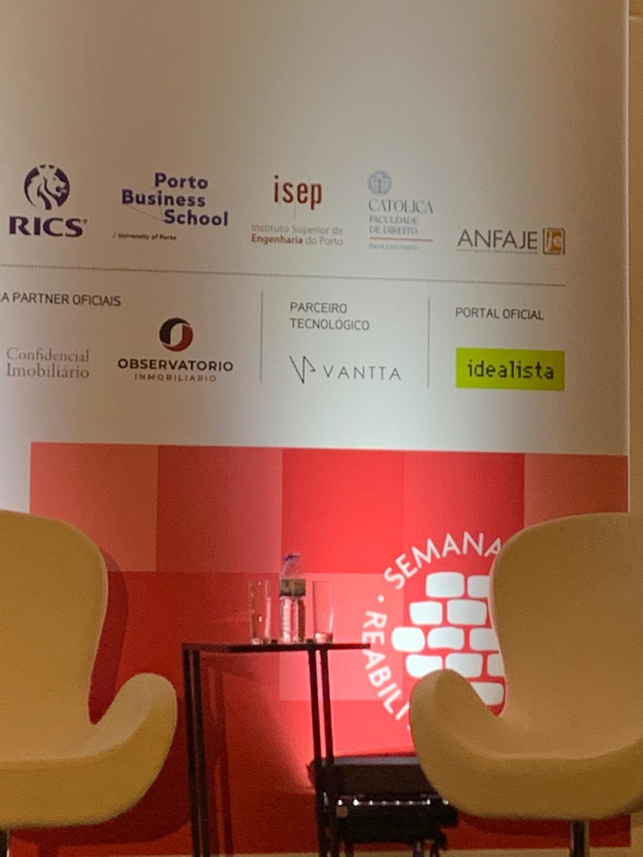 Vantta_'s tweet photo. We spent a great time telling a story of how our #OneSwipe can be used a Proptech solution. Thanks for having us @CBRE @VidaImobiliaria https://t.co/wBYPfo4414