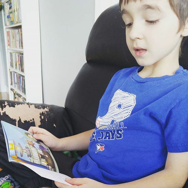 ForgetfulMomma's tweet image. Like his oldest sister, reading doesn't just flow, we have to work for it.

But lately he is enjoying it, and reading without fighting me. .
.
.
#homeschoollife #learningtoread #beginnerreader #homeschoolfreedom #grade1 ift.tt/353MX6N