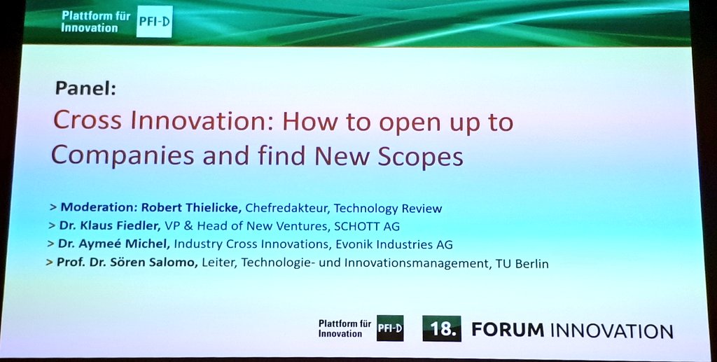 innovate_cross's tweet photo. Das ist doch eine nette Runde zum Panel #crossinnovation , moderiert von Robert Thielecke von @techreview_De . Mit dabei sind InnovatorInnen von @SCHOTT_DE , @Evonik und der @TUBerlin
Sich zu öffnen für neue Ideen und Innovationen war nie so wichtig wie heute. #18FI #pfid https://t.co/LB5nGXNf6p