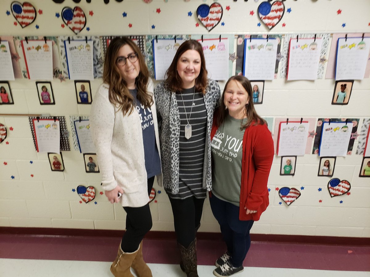 Gathered my cardigan crew to celebrate World Kindness Day! #betheone #teamminter <a href="/mstracyjack/">Tracy</a> @RGilliam3 <a href="/saraharpminter/">Sara Harp Minter</a>