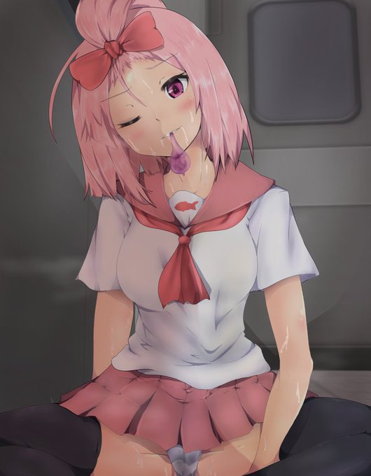 出来ましたー。  さんちの鯵子ちゃん殺されすぎて吹っ切れた鯵子ちゃんがコンビニ店員の少年をバックヤードで待ち構える幾度となくショタを無差別に襲い。何度か警察に御用になるも、留置所内で舌を噛み切り リスポーン何度捕まえても、自殺して復活してショタを襲う痴女と化した 