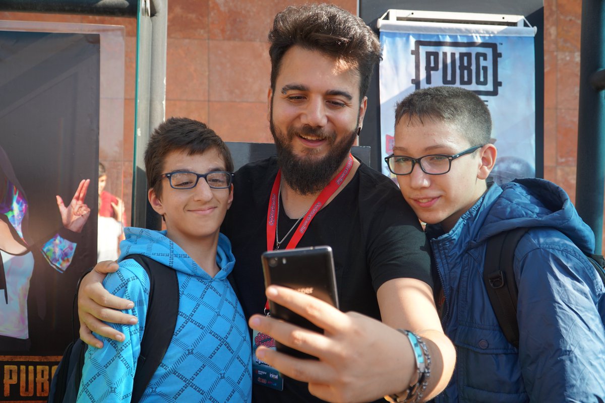perdigital_'s tweet photo. ✨9 Kasım'da @MaltepeParkAVM'de gerçekleştirdiğimiz #gösterkendini #PUBGMOBILE Etkinliğimize katılan herkese çok teşekkürler!
📎Etkinliğimizin tüm detaylarına https://t.co/cFtIrH0r56 adresinden ulaşabilirsiniz. #İstanbul #MaltepePark #Perdigital #ininal #EtiMaximus #Honor #Asus https://t.co/pdMMS3498N