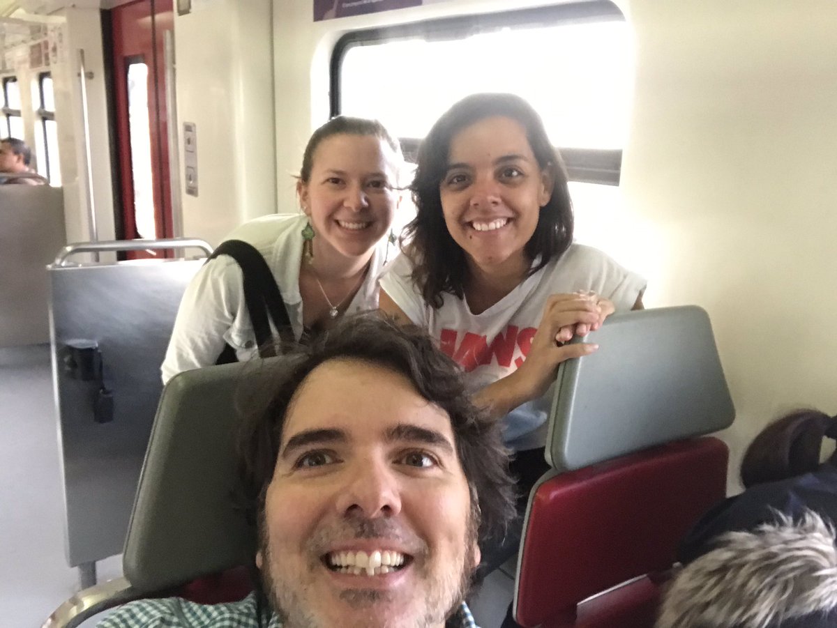 urbanita_movil's tweet photo. Hoy estamos con las chavas y chavos de la especialidad en espacio público y movilidad urbana #EPYMU de la UNAM recorriendo y analizando el sistema @Suburbanos desde Buenavista a Cuautilan. Estupenda experiencia conocer uno de los mejores sistemas del país https://t.co/L1xfMEkJbK