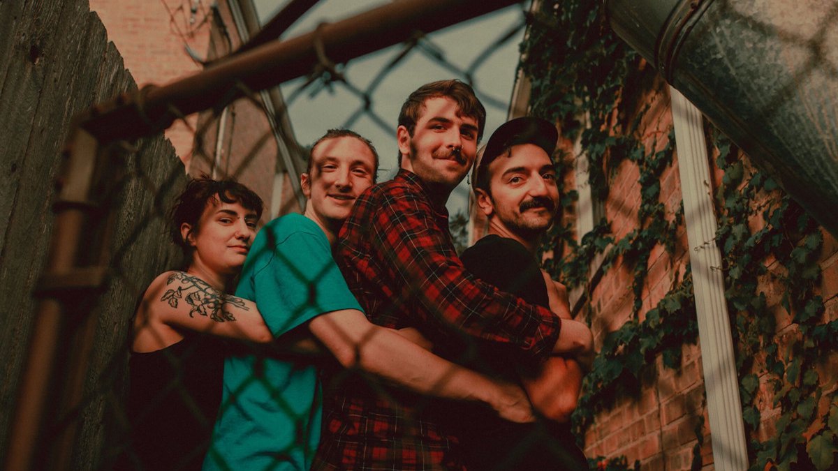 KerrangMagazine's tweet image. The new single by @short_fictions is a noisy, heartfelt soundtrack to being human. Stream it exclusively here: kerrang.com/the-news/short…