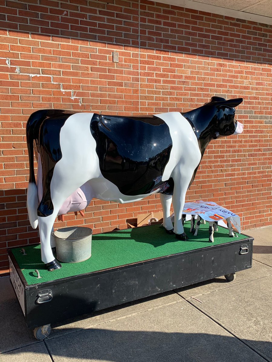 FRYSCKy's tweet photo. Southern Georgetown FRYSC organized a “Meet the Farmer” day to teach students about careers in agriculture. Why a great community collaboration! https://t.co/xXE2fOWTX7