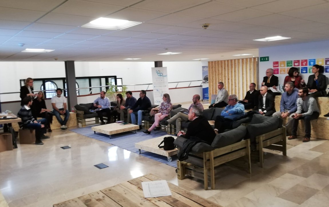 FValenciaport's tweet photo. El proyecto #SIMVAL ha presentado hoy los resultados del Taller sobre simbiosis industrial realizado en junio para identificar sinergias y posibles acciones de simbiosis en el Puerto de Valencia. @UPV @ITC_ceramica
@AutPortValencia @UE_Mediterrania @GVAivace
#SuperLabPorts https://t.co/x1zHToKpt9