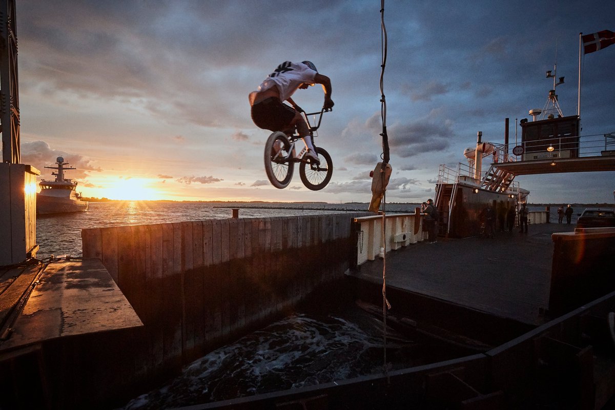 Vores nye BMX-film med Kriss Kyle og <a href="/redbull/">Red Bull</a> hitter. I løbet af de første fire dage er den blevet vist mere end 5 millioner gange. Læs mere på @markedsforing:  bit.ly/32O7niF #dkturisme