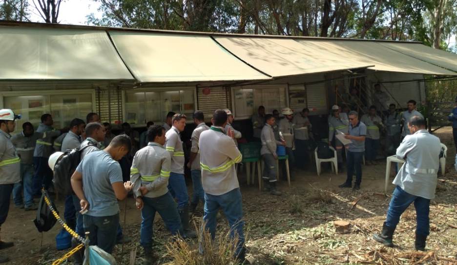 FTIEMG's tweet photo. Em assembleia realizada na manhã desta quarta-feira (13), trabalhadores da Suzano Celulose, que atuam em Sete Lagoas/MG, aprovaram o Acordo Coletivo de Trabalho 2019/2020. Trata-se do primeiro ACT assinado com o Sindex-MG, com data-base em 1º de agosto. https://t.co/2VzuP0nAjG