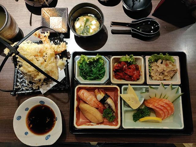tonmj's tweet photo. Tactical Overview
#makan #sushi #brunei https://t.co/Treg1Hrcv7 https://t.co/I560U0MkAt