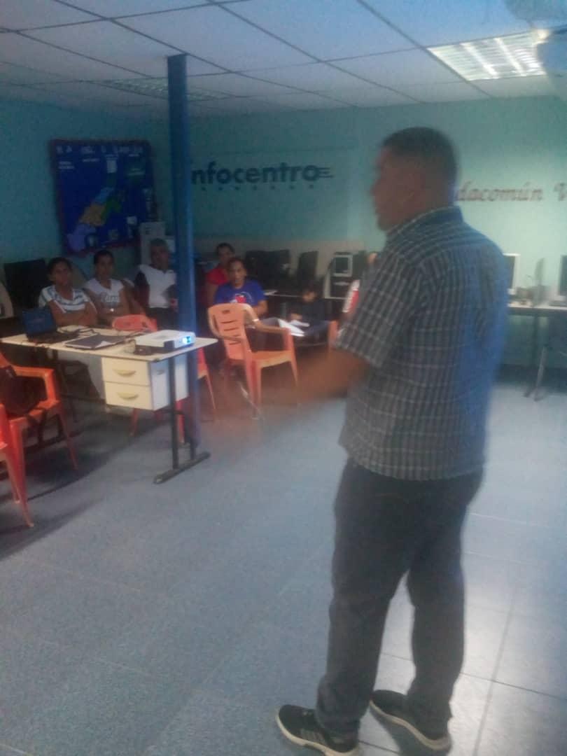 infocentrostruj's tweet photo. Desde el estado Trujillo, en las instalaciones del Infocentro Fundacomun Valera;  se está realizando el Taller de Manipulación de Alimentos para las Madres Procesadoras de la Casa de Alimentación del Valle de San Luis. #EvoEsElPresidente @NicolasMaduro @Gabrielasjr @LuisLaRosaVE https://t.co/actImkDedK