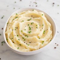 Vegan mashed potatoes, the perfect side dish for any time of the year. They’re rich, creamy, full of flavor, so easy to make and also dairy-free! simpleveganblog.com/vegan-mashed-p… #vegan #glutenfree #thanksgiving #sidedish #simpleveganblog