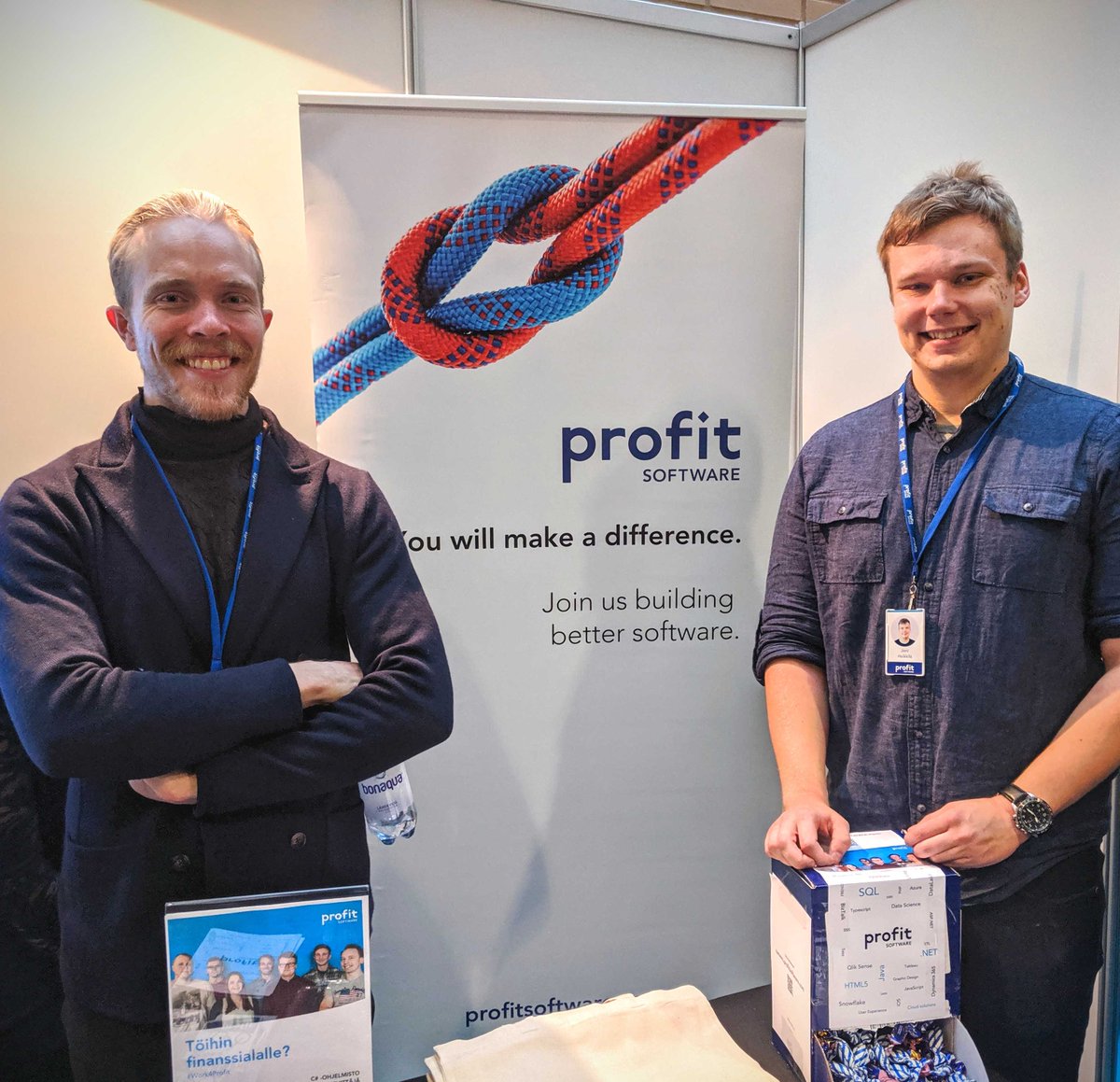 EvitecSolutions's tweet image. Tänään olimme kertomassa työpaikoistamme IT-Hekumassa Tampereella. Hienoa tavata niin monta tulevaisuuden osaajaa!

Mikäli et ollut tapahtumassa, löydät kaikki avoimet työpaikkamme osoitteesta careers.profitsoftware.com

#rekry #ithekuma #avoimettyöpaikat #rekrytointi
