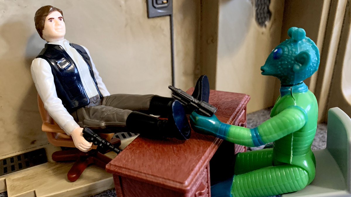 RetroToyReview's tweet photo. Maybe #Maclunkey’s the real reason Solo blasted him. It’s not translated, but maybe it’s a Rodian swear word or a “your mom” joke. What do you think Greedo said? https://t.co/GGkUYBcSDO